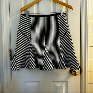 Banana Republic size 10P Knit mix striped skirt